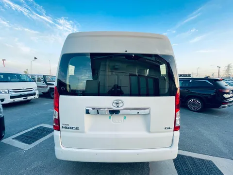 New Toyota Hiace 2.8L Commuter M/T Highline 2024