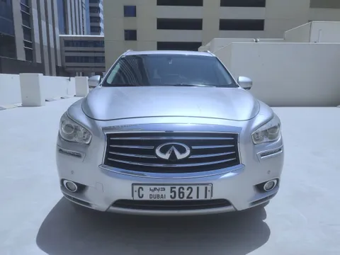 استكشف undefined undefined الصور الخارجية والداخلية. اكتشف جميع جوانب وتفاصيل السيارات.
