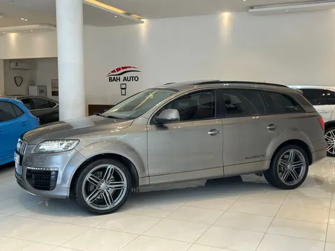Audi Q7 3.0L (333 HP) 2015
