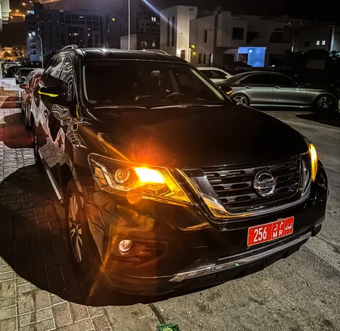 New Nissan Pathfinder 3.5L Midnight Edition (AWD) 2020