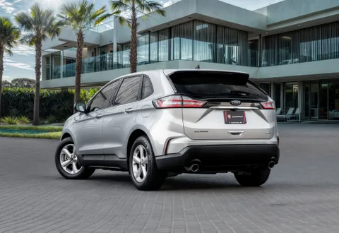 Discover undefined undefined Exterior Interior Images.Find all aspects and details of cars.