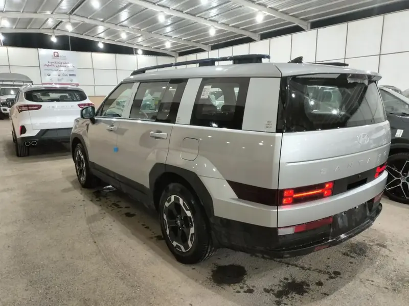Discover undefined undefined Exterior Interior Images.Find all aspects and details of cars.