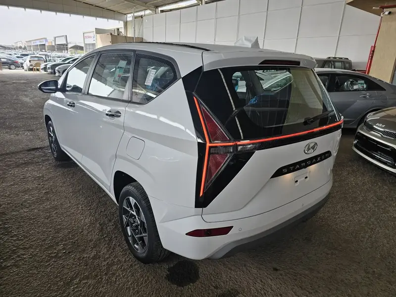 Discover undefined undefined Exterior Interior Images.Find all aspects and details of cars.