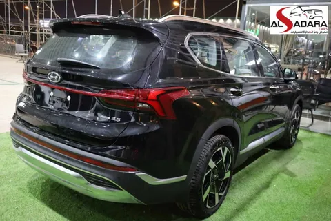 Discover undefined undefined Exterior Interior Images.Find all aspects and details of cars.