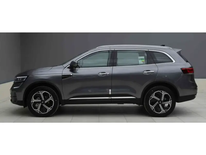 Discover undefined undefined Exterior Interior Images.Find all aspects and details of cars.