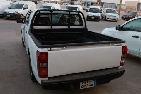 Isuzu D-MAX 2.5D Double Cab 4WD M/T 2020