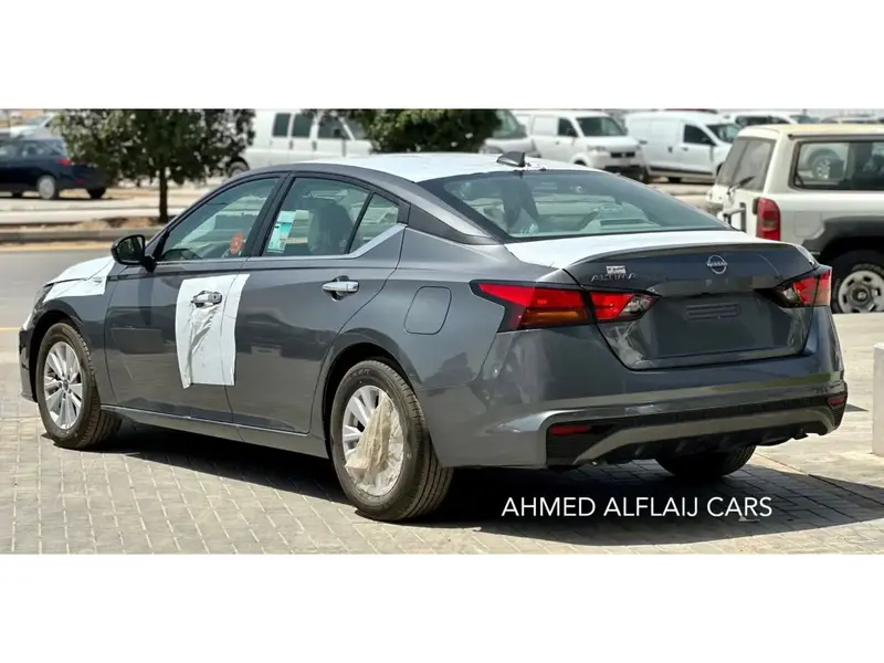 Nissan Altima 2024