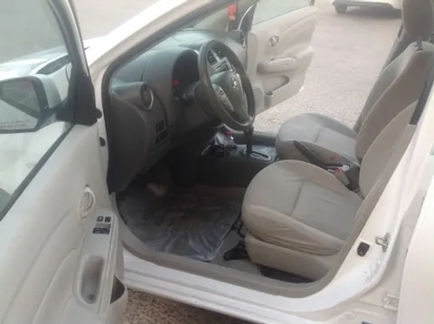 Discover undefined undefined Exterior Interior Images.Find all aspects and details of cars.