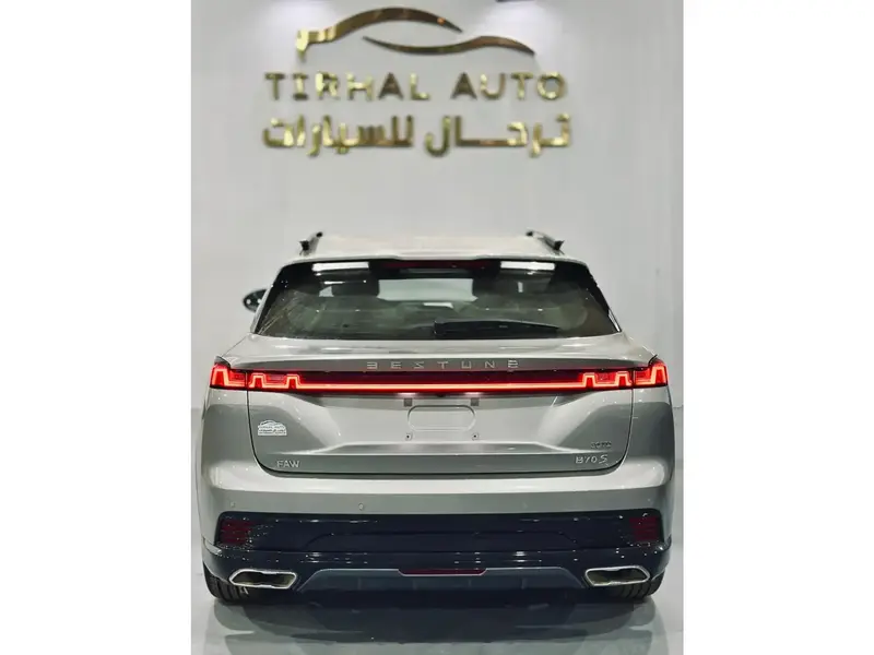 Discover undefined undefined Exterior Interior Images.Find all aspects and details of cars.