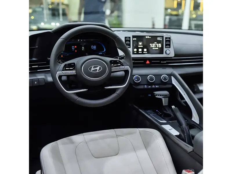 Hyundai Elantra 2025