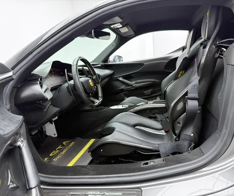 Ferrari SF90 Stradale 4.0T V8 Plug-in-Hybrid 2021