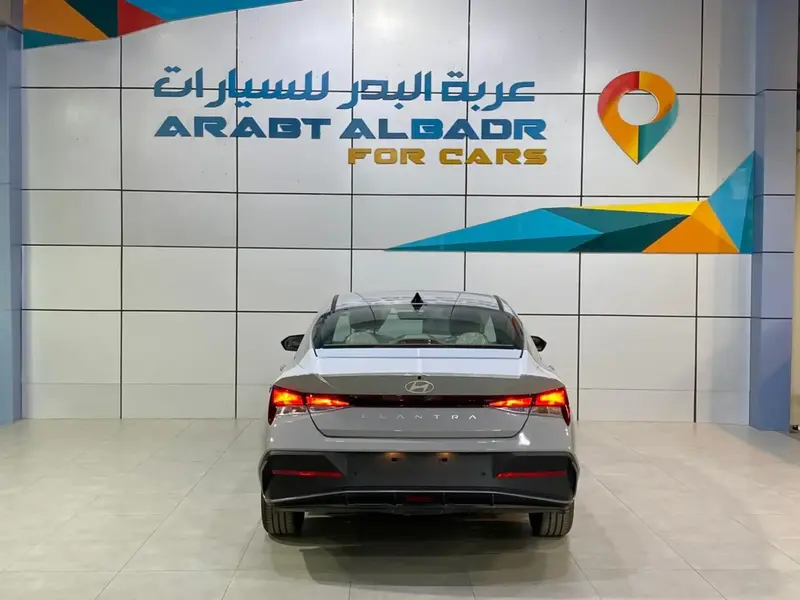 Hyundai Elantra 2025