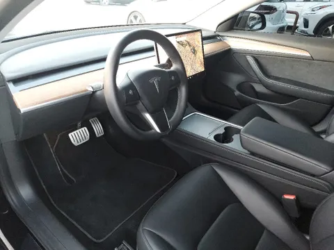 Discover undefined undefined Exterior Interior Images.Find all aspects and details of cars.