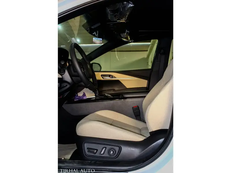 Toyota Camry 2025