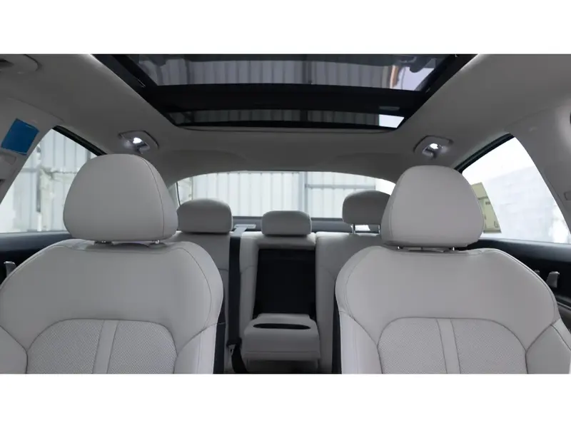 Discover undefined undefined Exterior Interior Images.Find all aspects and details of cars.