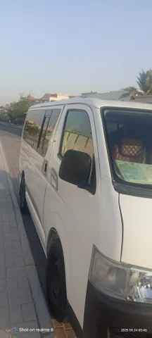 Toyota Hiace 3.5L Commuter GL (13 seater) A/T 2008