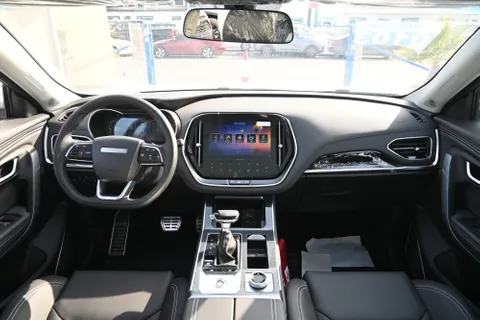 Discover undefined undefined Exterior Interior Images.Find all aspects and details of cars.