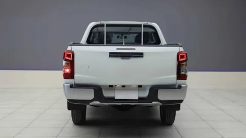 Discover undefined undefined Exterior Interior Images.Find all aspects and details of cars.