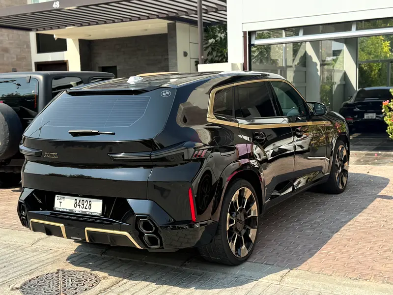 بي أم دبليو XM 2023