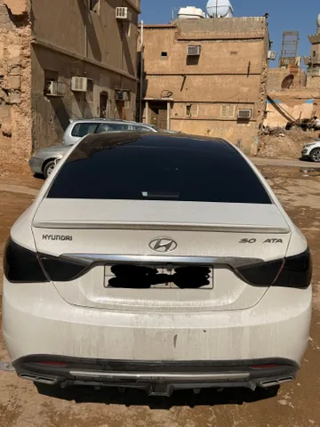 استكشف undefined undefined الصور الخارجية والداخلية. اكتشف جميع جوانب وتفاصيل السيارات.
