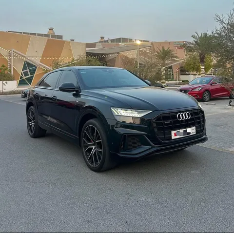 Audi Q8 55 TFSI quattro 340 HP 2021