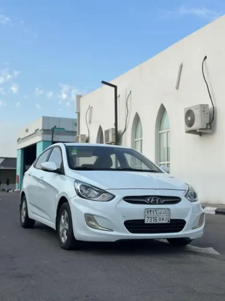 hyundai hyundai-accent image Hyundai Accent 2014