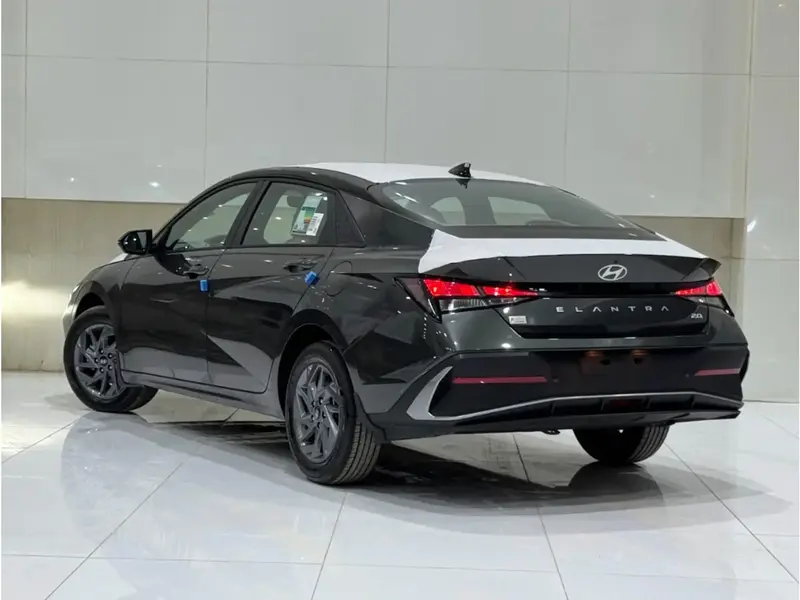 Hyundai Elantra 2025