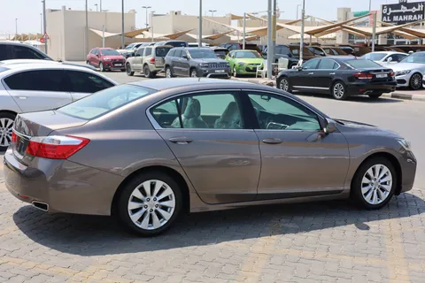 Honda Accord 2.4L LX + Sunroof + Aluminum Wheels 2015