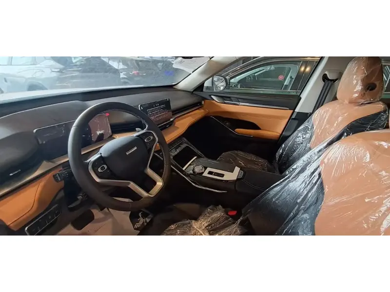 Discover undefined undefined Exterior Interior Images.Find all aspects and details of cars.