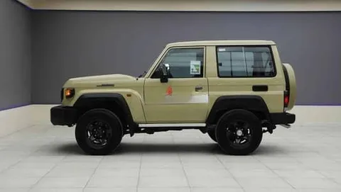 Discover undefined undefined Exterior Interior Images.Find all aspects and details of cars.