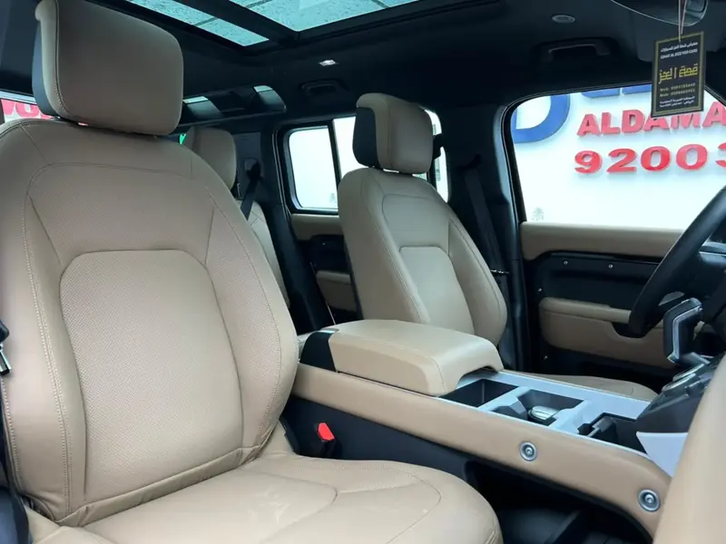 Land Rover Defender 2025