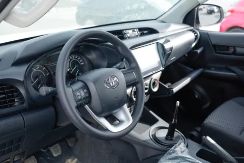 Discover undefined undefined Exterior Interior Images.Find all aspects and details of cars.