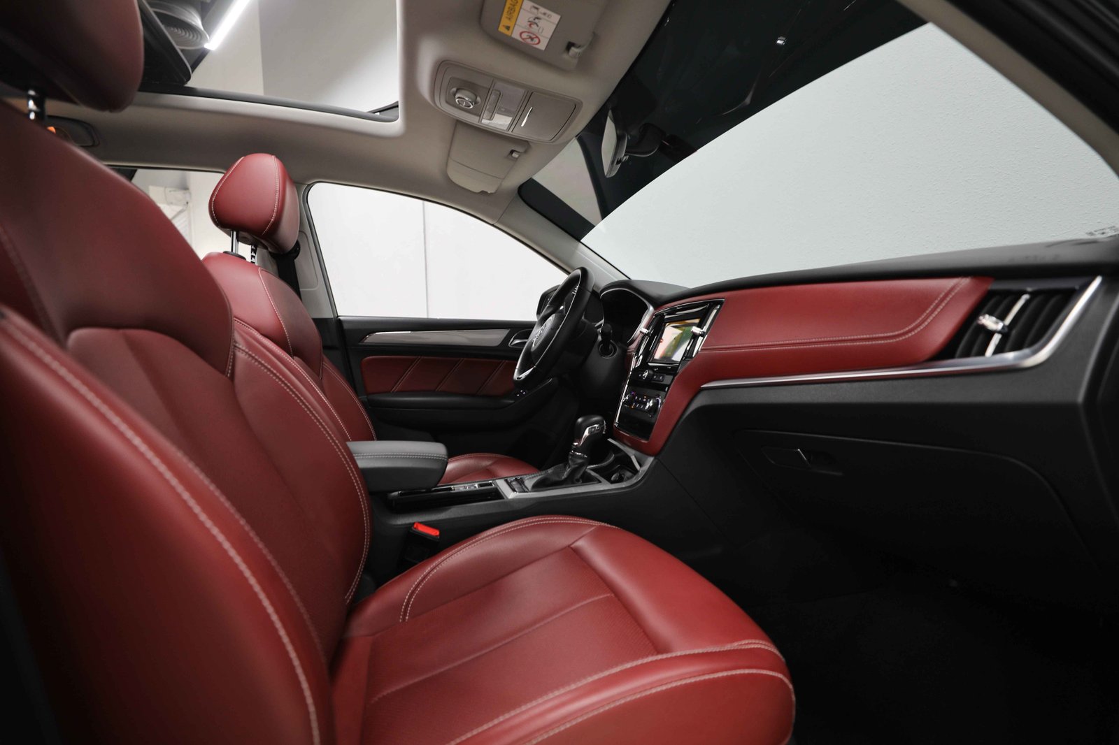 GCC | Low KMs | MG RX5 | Almost New | 1,200 AED Montly Installment