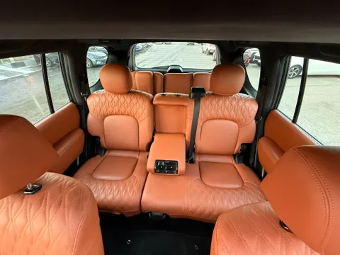 Nissan Patrol 5.6L LE Platinum 2011