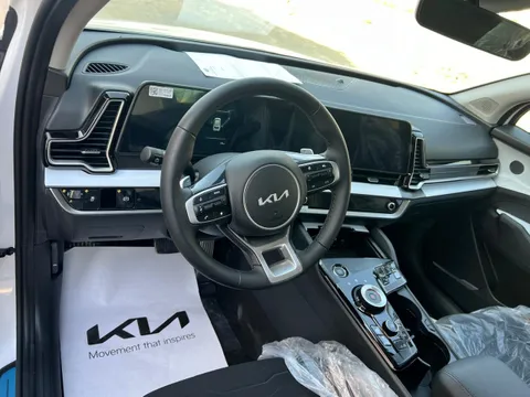 Discover undefined undefined Exterior Interior Images.Find all aspects and details of cars.
