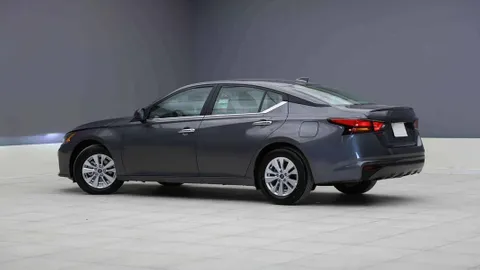 Discover undefined undefined Exterior Interior Images.Find all aspects and details of cars.