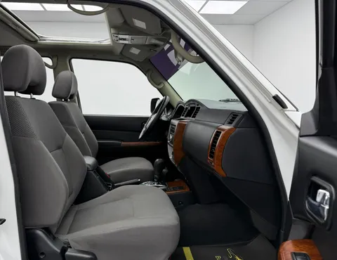 Nissan Patrol Safari 4.8L A/T 2022