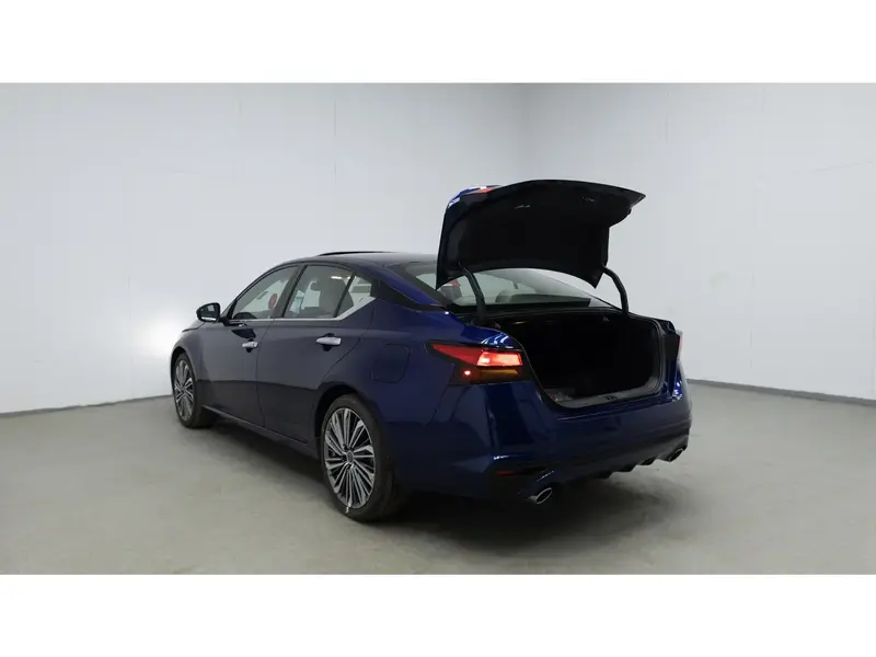 Discover undefined undefined Exterior Interior Images.Find all aspects and details of cars.