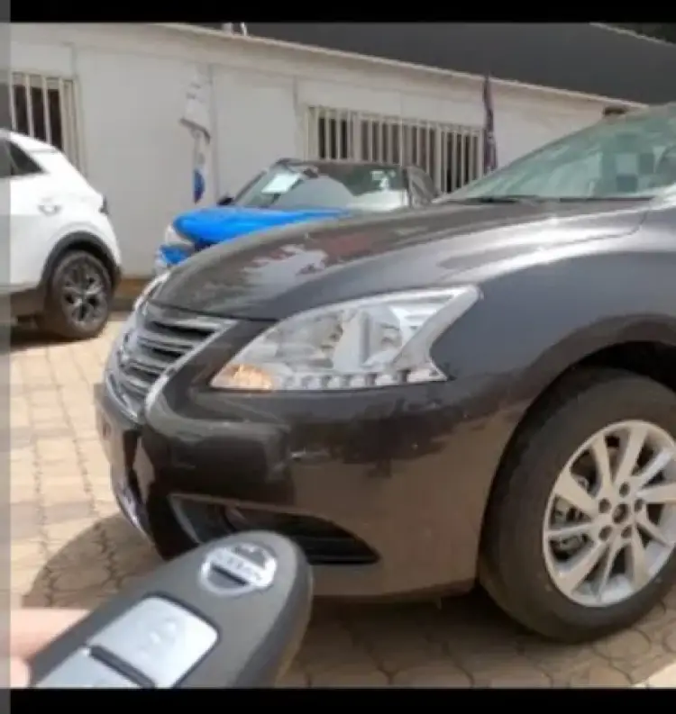 nissan sentra image Nissan Sentra 1.6L Full Option 2014