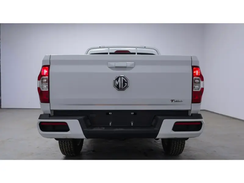 Discover undefined undefined Exterior Interior Images.Find all aspects and details of cars.