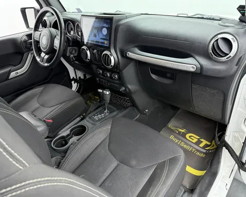 Jeep Wrangler 3.6L V6 Sahara 2-Door 2015
