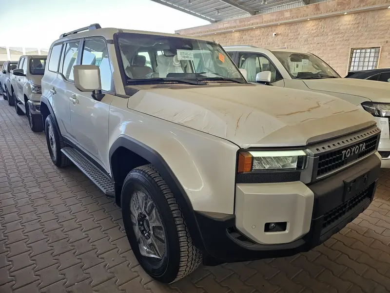 Discover undefined undefined Exterior Interior Images.Find all aspects and details of cars.