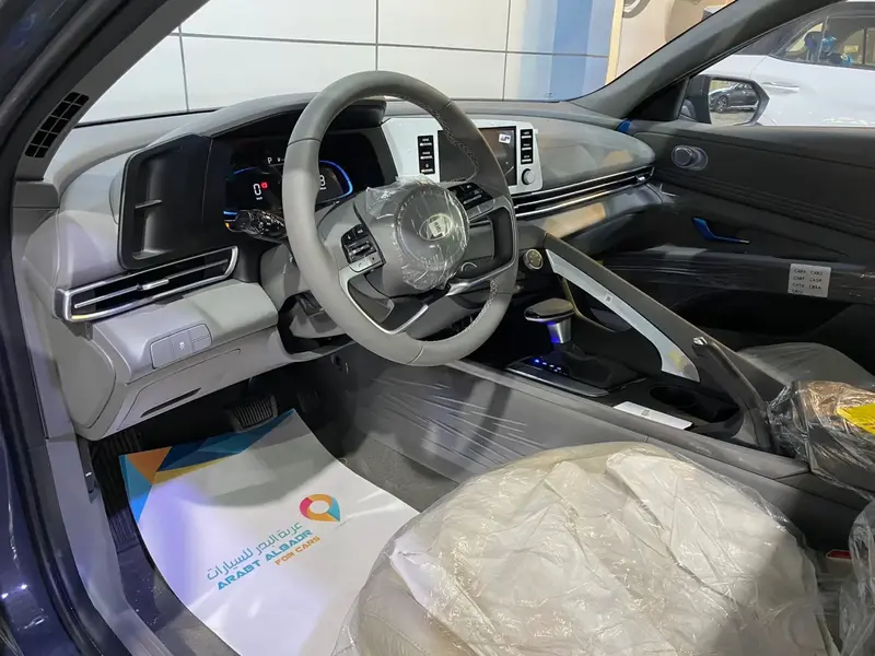 Hyundai Elantra 2025