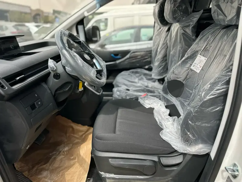 Discover undefined undefined Exterior Interior Images.Find all aspects and details of cars.