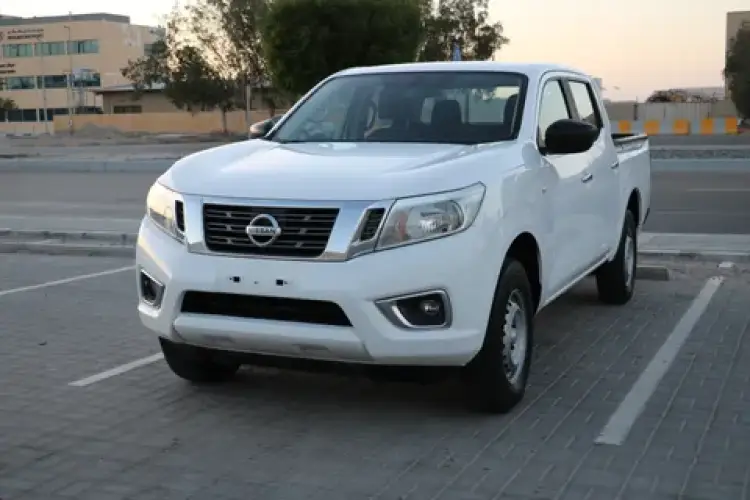 nissan nissan-navara image Nissan Navara 2.5 SE 2020