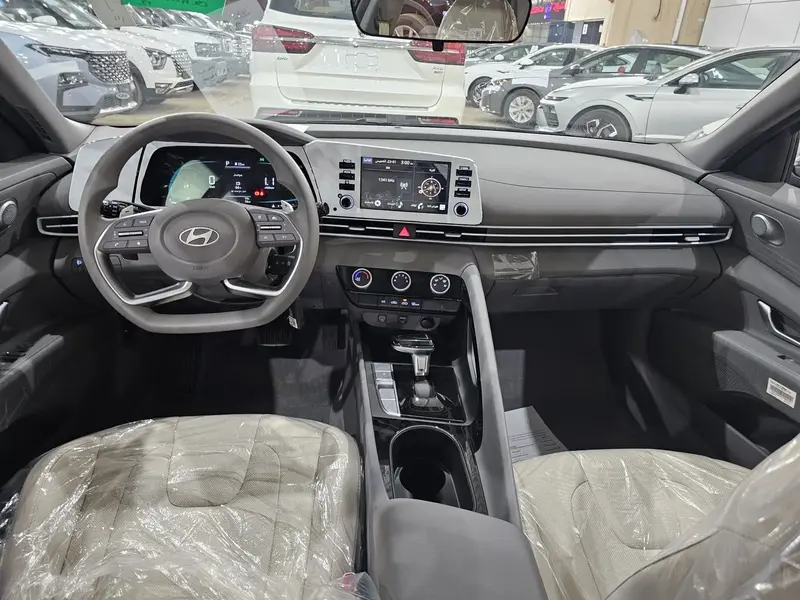 Hyundai Elantra 2025