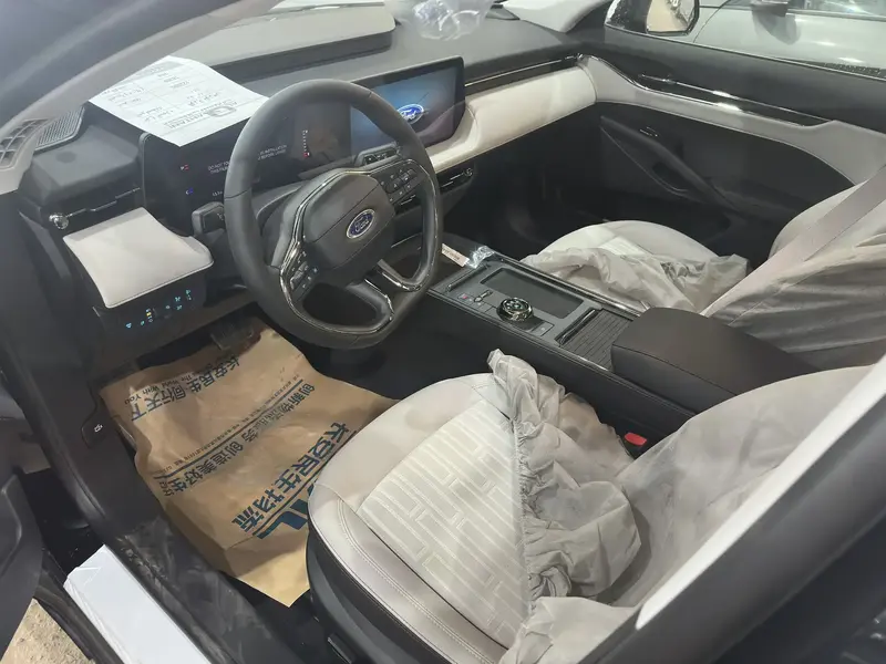 Discover undefined undefined Exterior Interior Images.Find all aspects and details of cars.