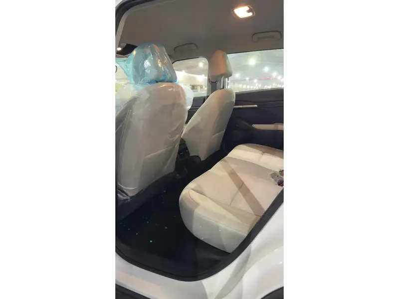 Discover undefined undefined Exterior Interior Images.Find all aspects and details of cars.