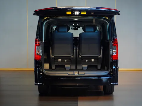 Discover undefined undefined Exterior Interior Images.Find all aspects and details of cars.