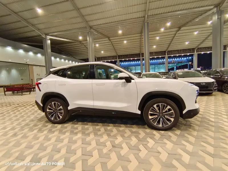 Discover undefined undefined Exterior Interior Images.Find all aspects and details of cars.